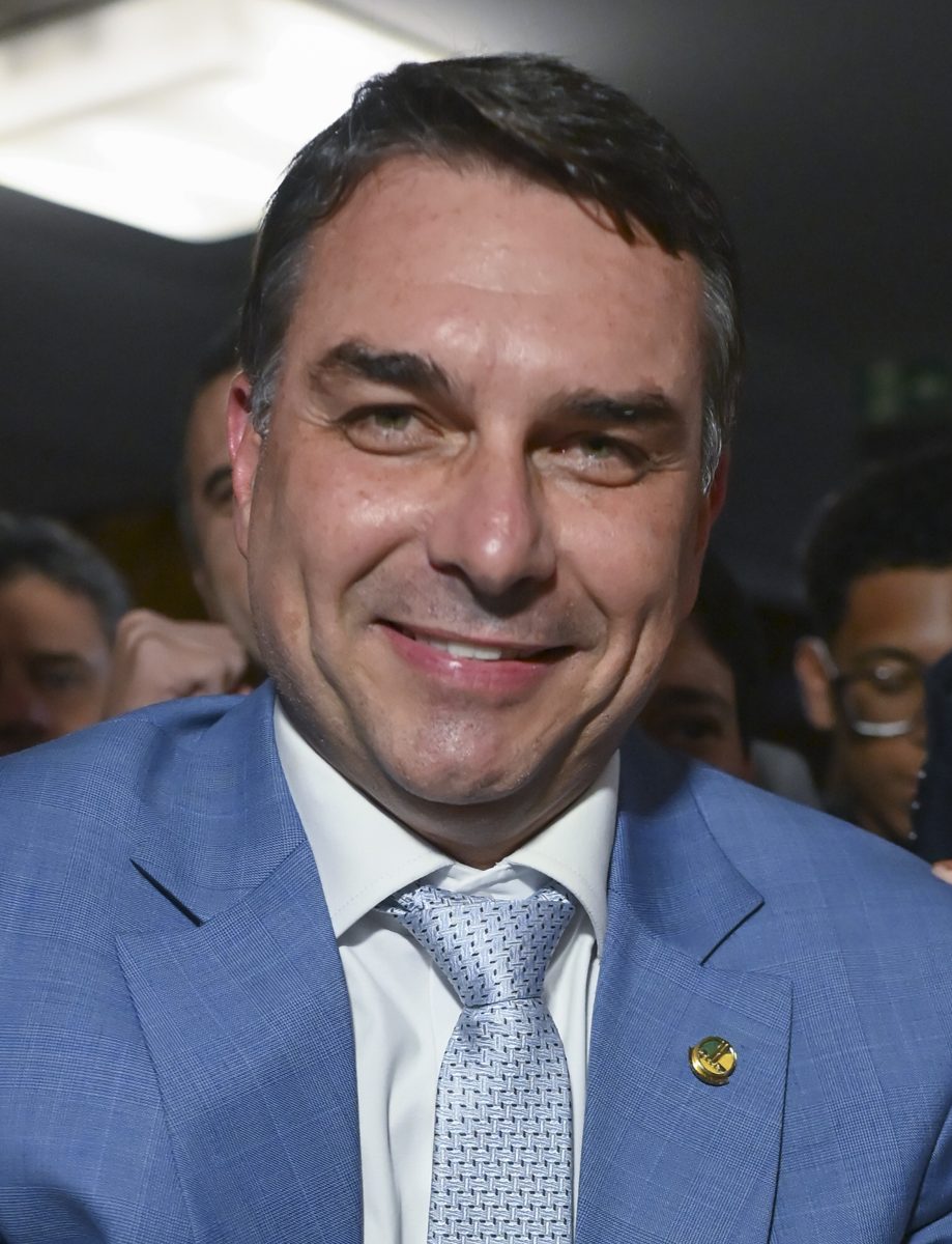 Com o Centrão, Flávio reúne maioria do Congresso: 286 deputados e 50 senadores