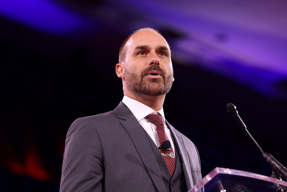 Eduardo Bolsonaro defende novos impeachments e Magnitsky contra ministros do STF
