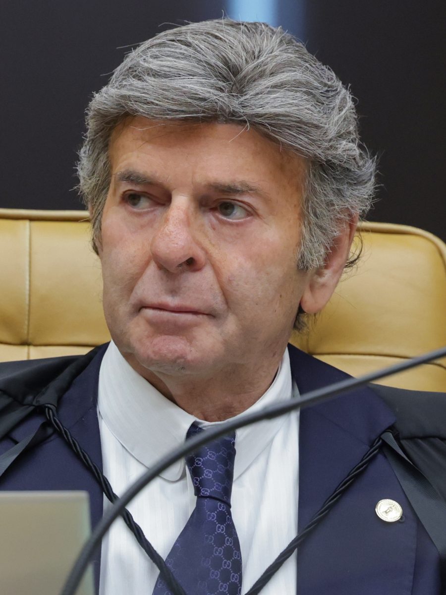 Fux pede os autos e mira os atos de Moraes no inquérito do golpe