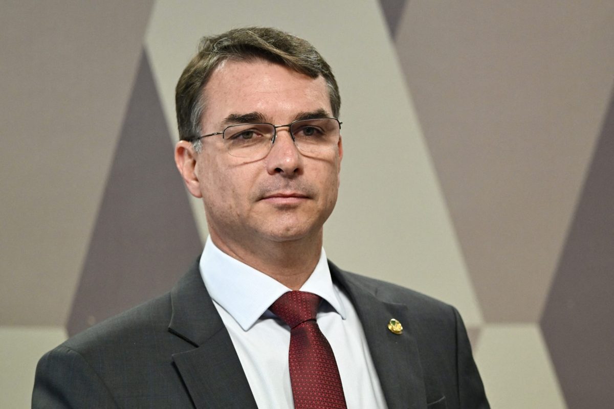 PSDB libera filiados e maioria pende para Flávio ou neutralidade