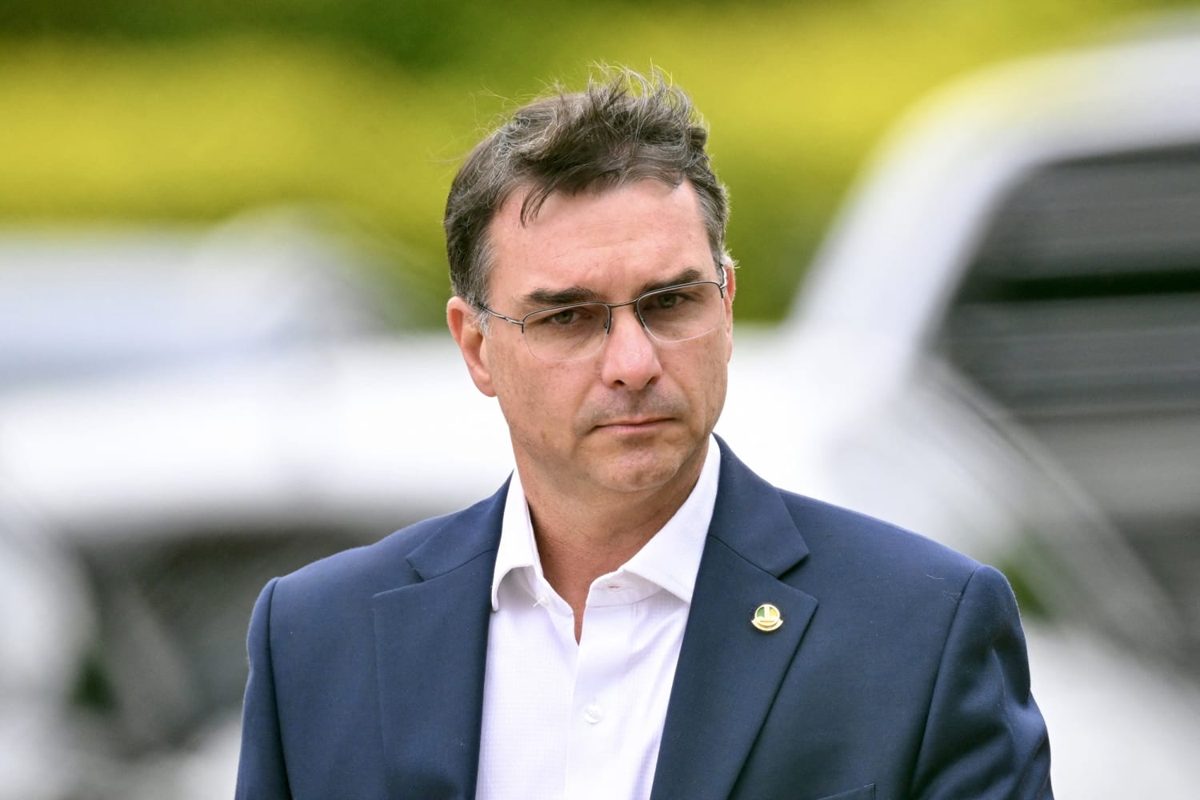 Ratinho diz que só tem dois programas ao vivo para não falar demais