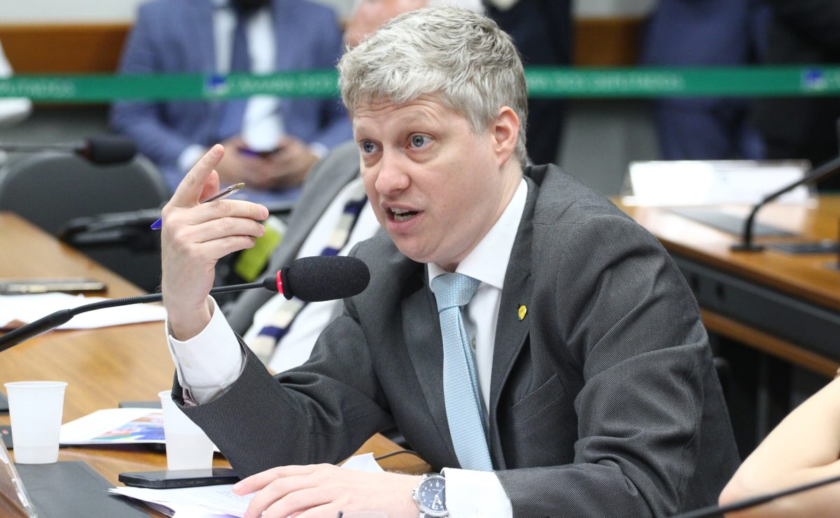 Van Hattem avisa Gilmar: mandato no Senado começa pelo impeachment