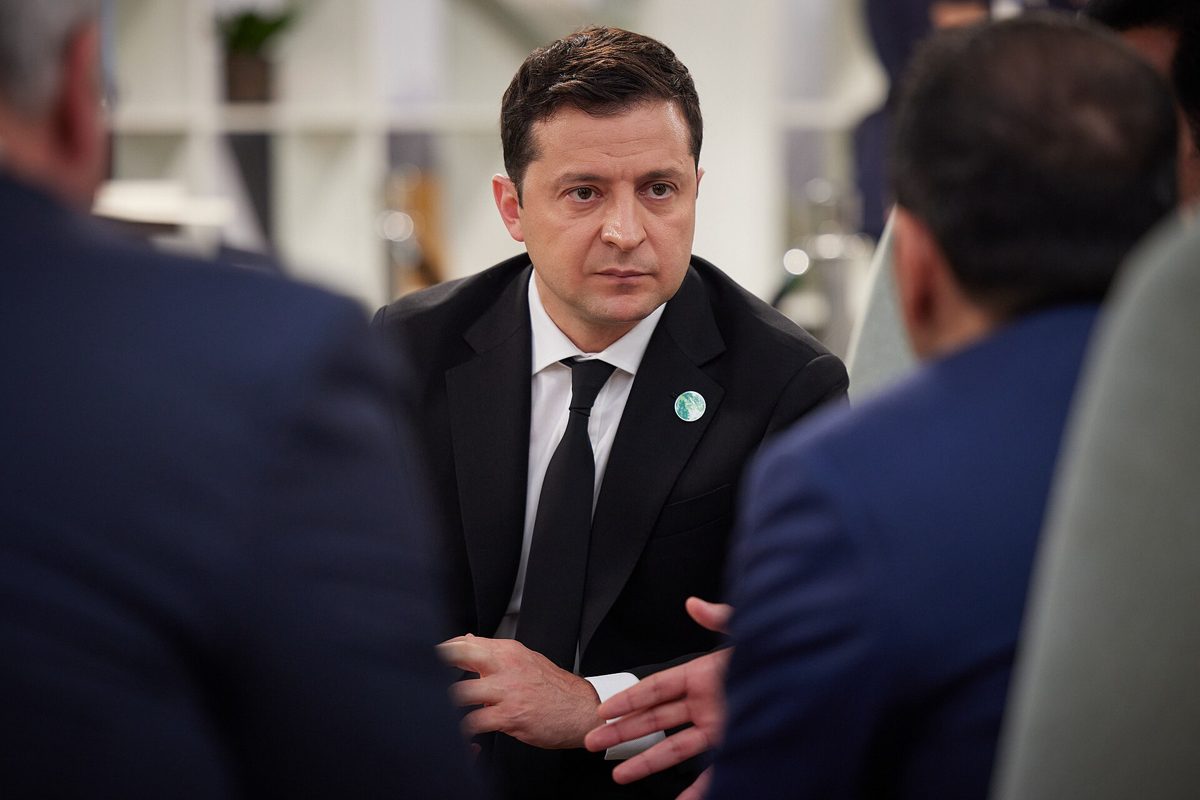 Zelensky acusa Trump de ajudar a Rússia ao suspender sanções